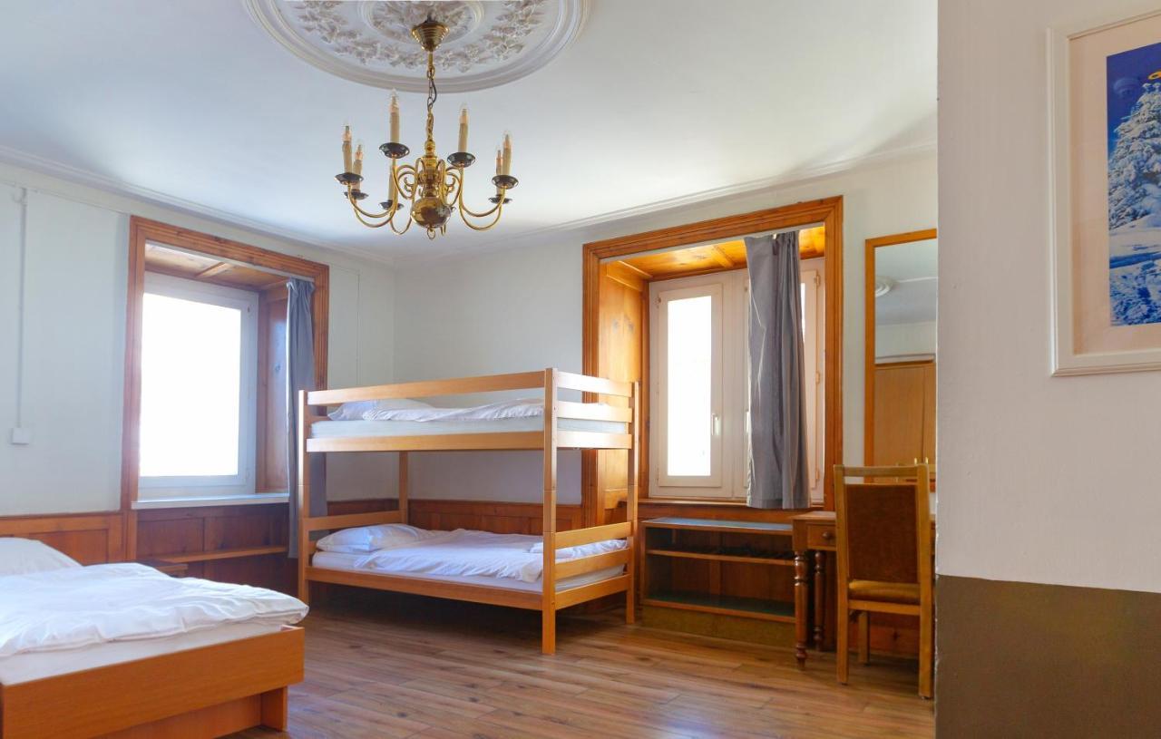 باربان Hotel Jenatsch المظهر الخارجي الصورة